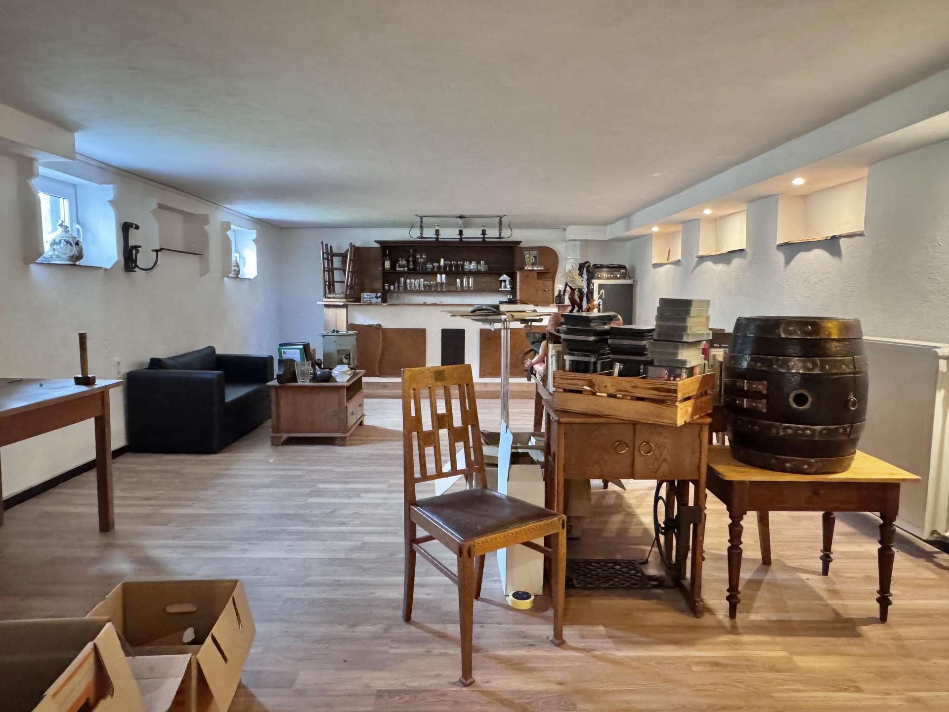 PROVISIONSFREI: Bungalow, Doppelgarage, Nebengeb&auml;ude, herrlicher Fernblick